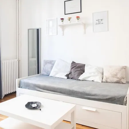 Cozy Studio Near Paris * 万塞讷