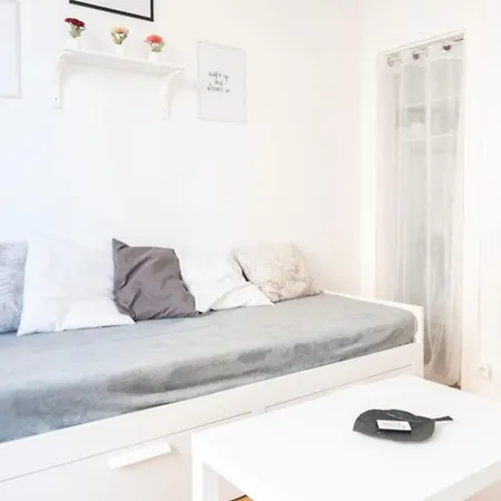 Cozy Studio Near Paris 公寓 *